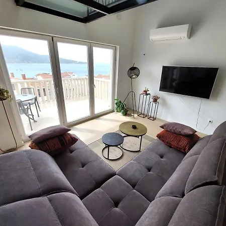 Penthouse Eva *