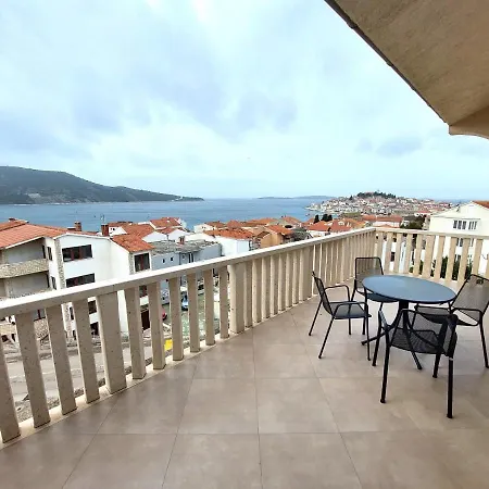 Penthouse Eva *
