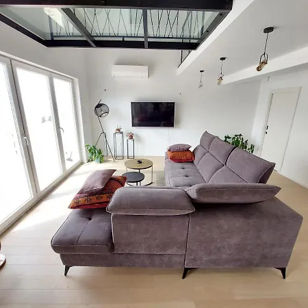 Penthouse Eva *
