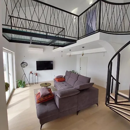 Apartmán Penthouse Eva *