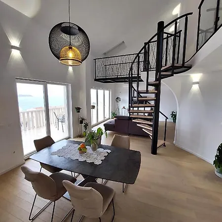Penthouse Eva * Primošten
