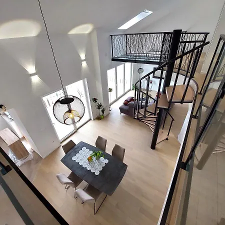 Penthouse Eva *