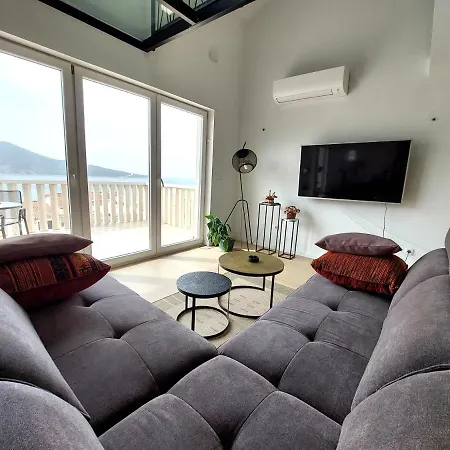 Penthouse Eva