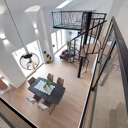 Penthouse Eva *